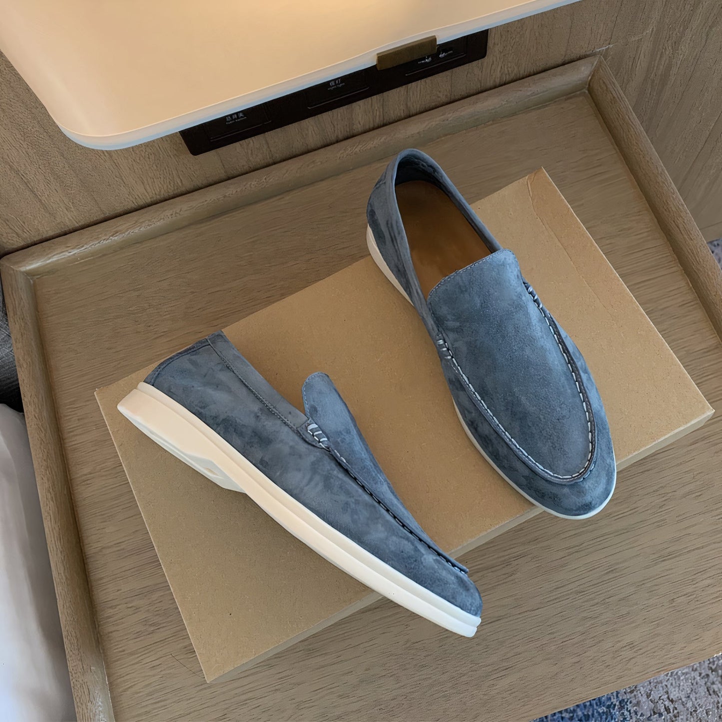 Vibonanza | Heren Beige Suède Loafers
