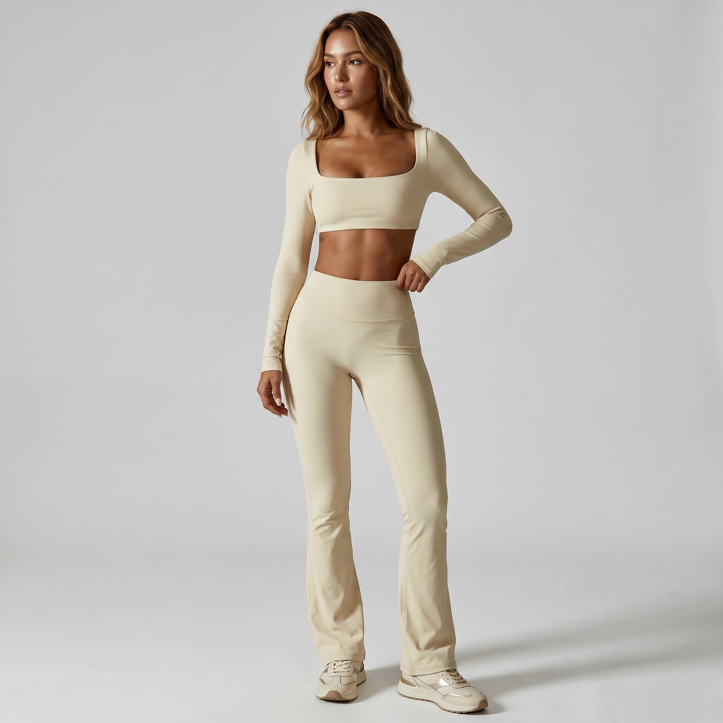 Vibonanza | Set Flared Legging en Crop Top met Lange Mouw