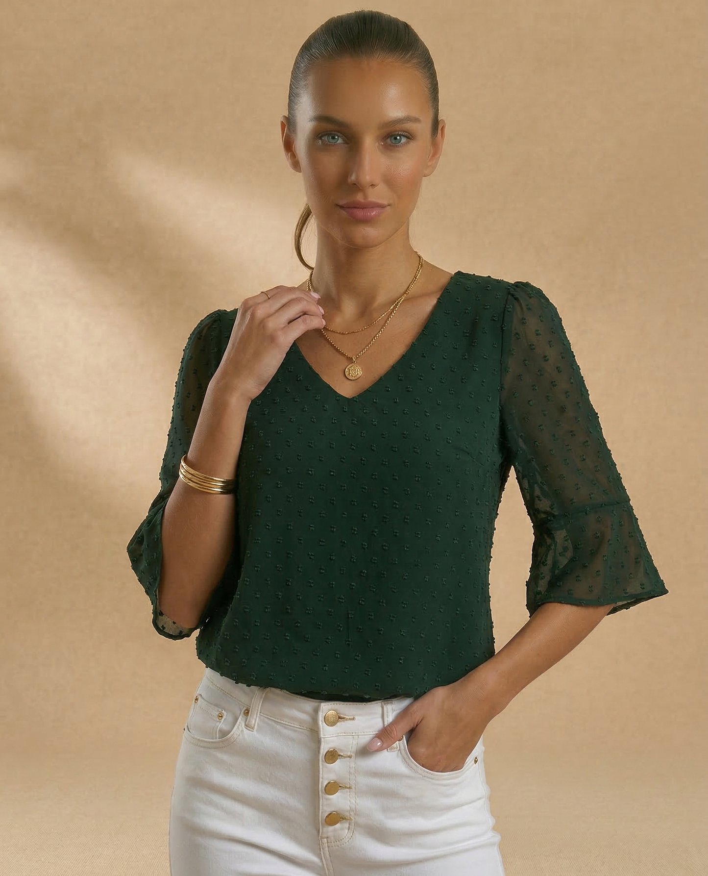 Vibonanza | Donkergroene Damesblouse V-hals Bell Mouwen