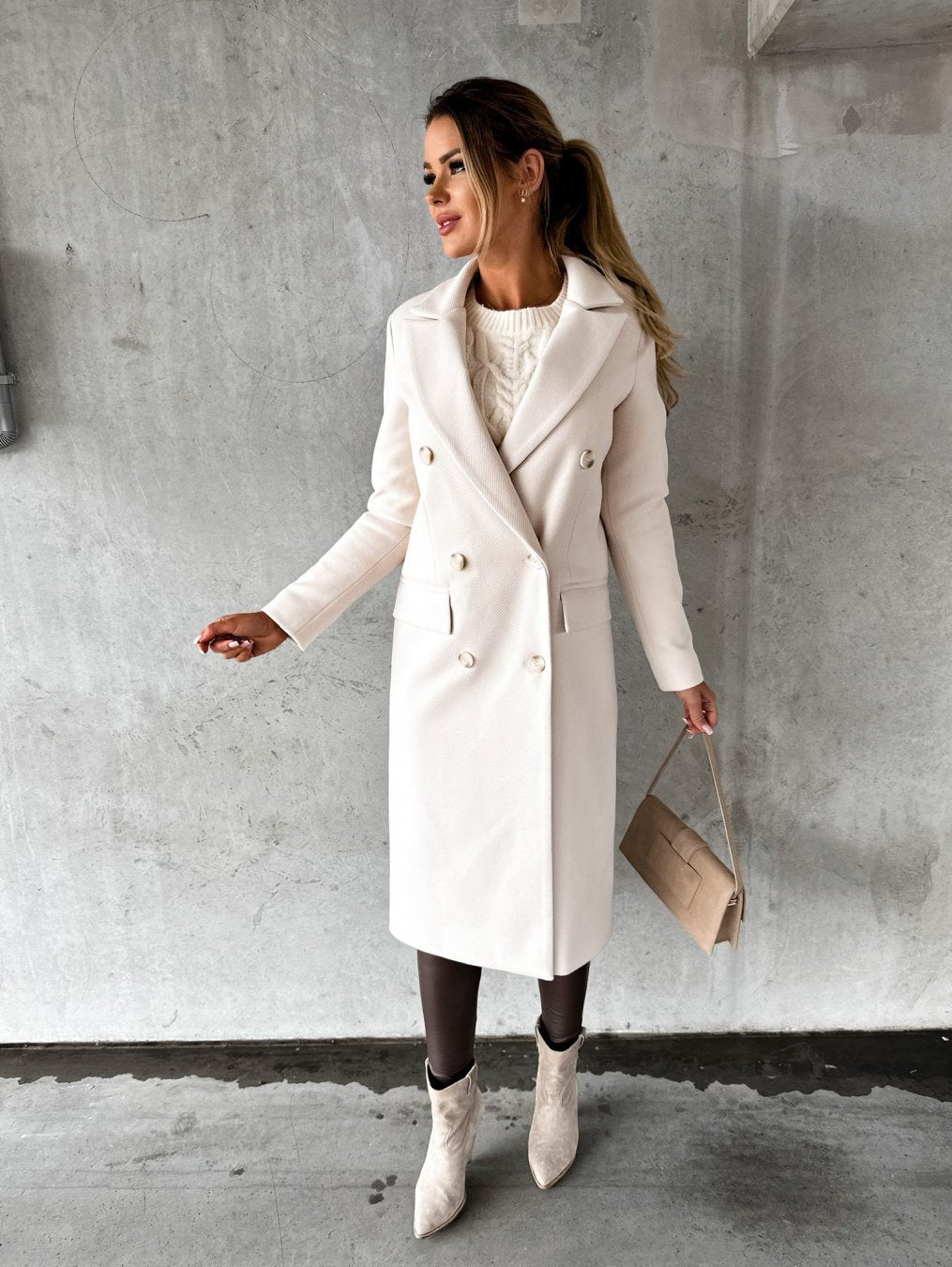 Vibonanza | Licht Beige Dubbelknoop Winterjas Dames