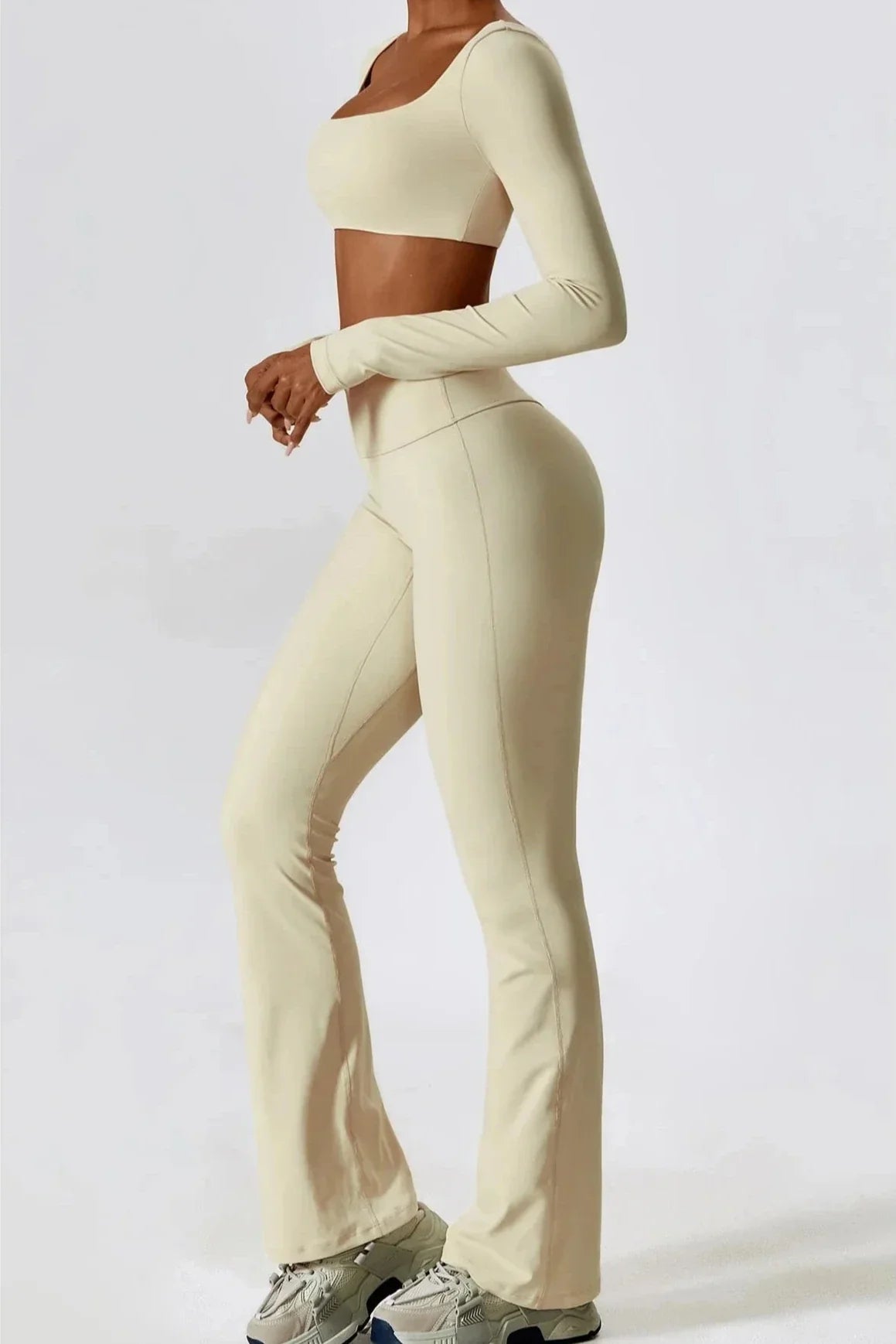 Vibonanza | Set Flared Legging en Crop Top met Lange Mouw